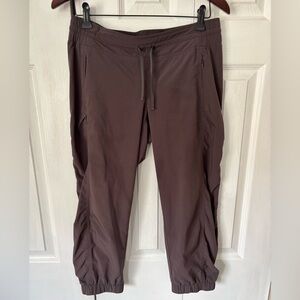 Athleta Capri Joggers Size 4